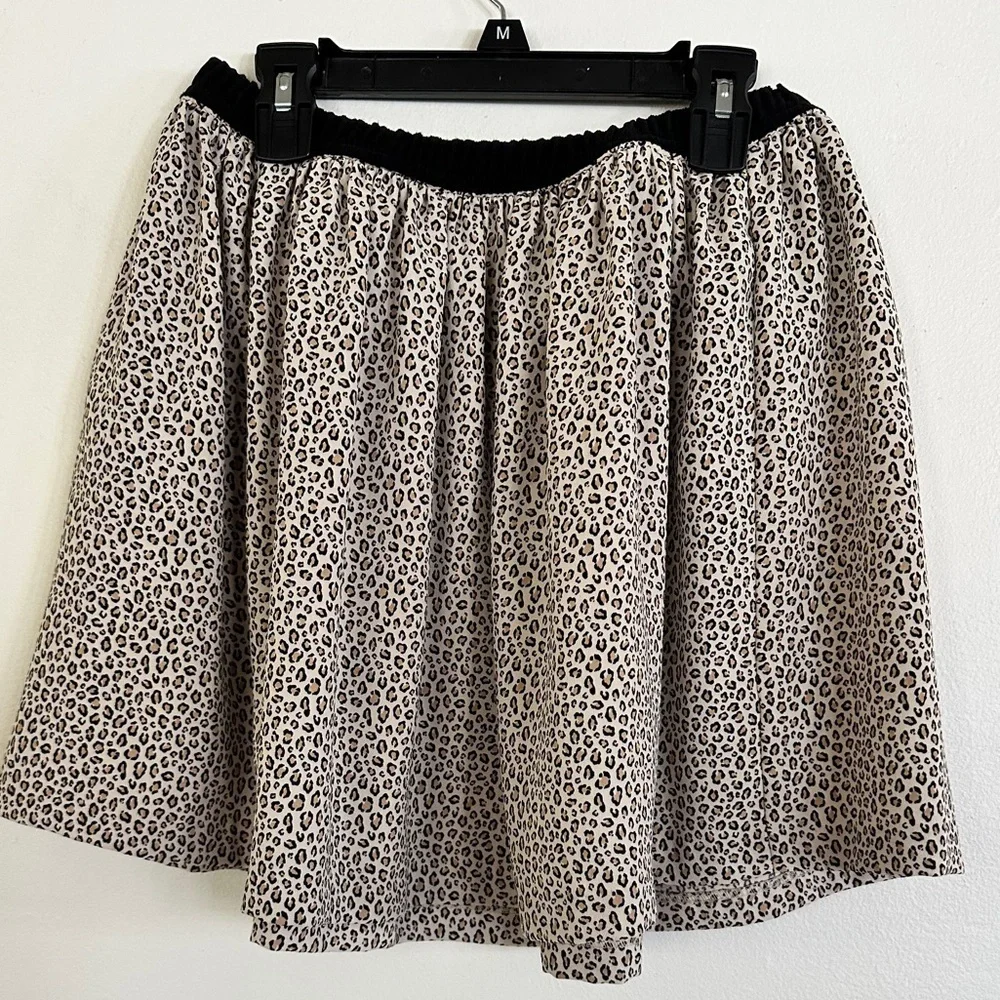 Gymboree 𝅺leopard print skirt